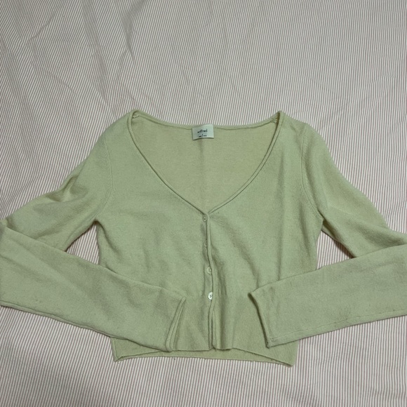 Aritzia Sweaters - Aritzia cropped sweater